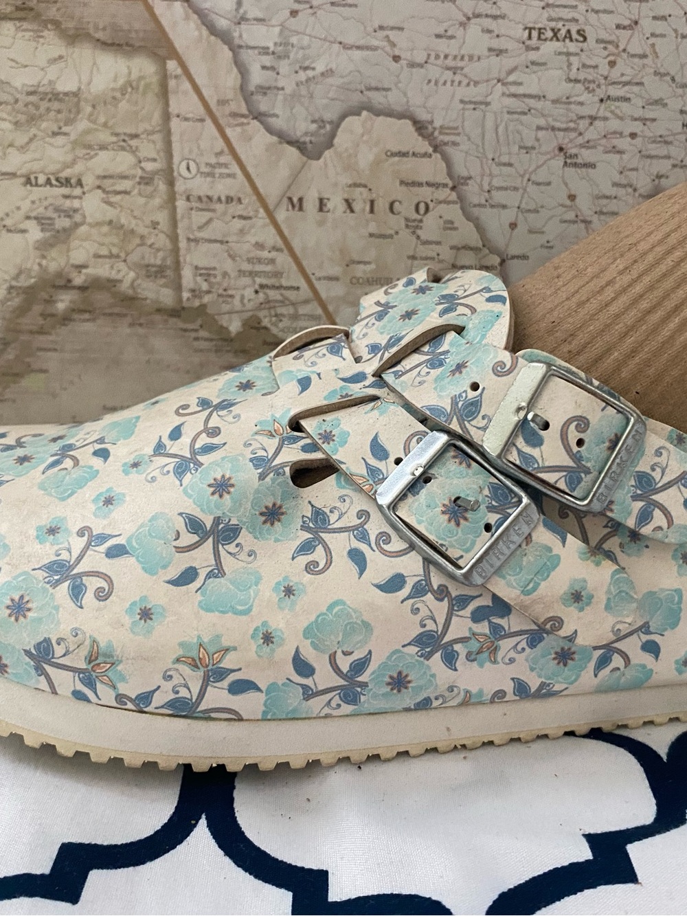 Pre-owned Birkenstyle Boston Floral Clog Sandals in Light Blue 41/10 Narrow fit - Picture 2 of 15